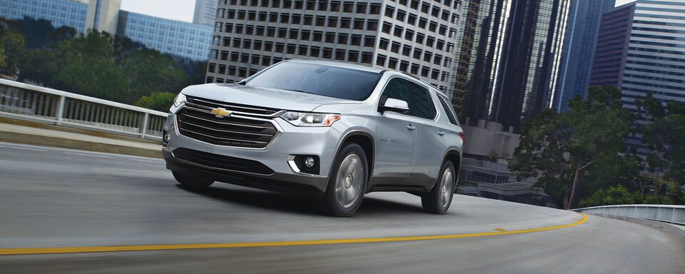 Chevrolet Traverse 2021, SUV para 8 pasajeros con potencia de 305 HP, sistema Stop/Start y luces LED para manejo diurno